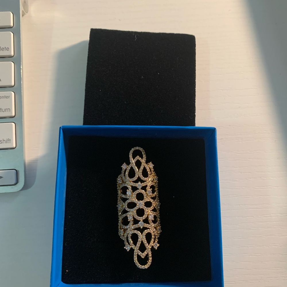 Elegant Gold Filigree Ring